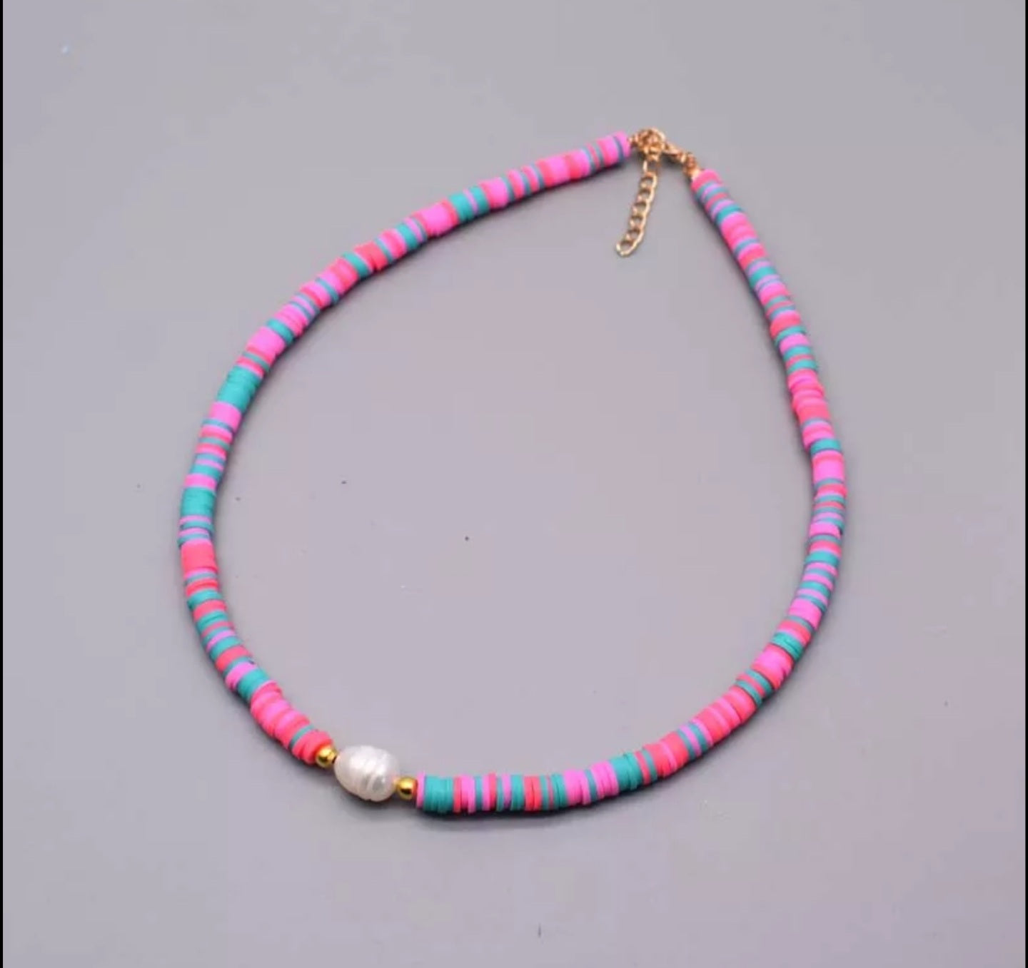 Clay pearl necklace (hot pink with green)
